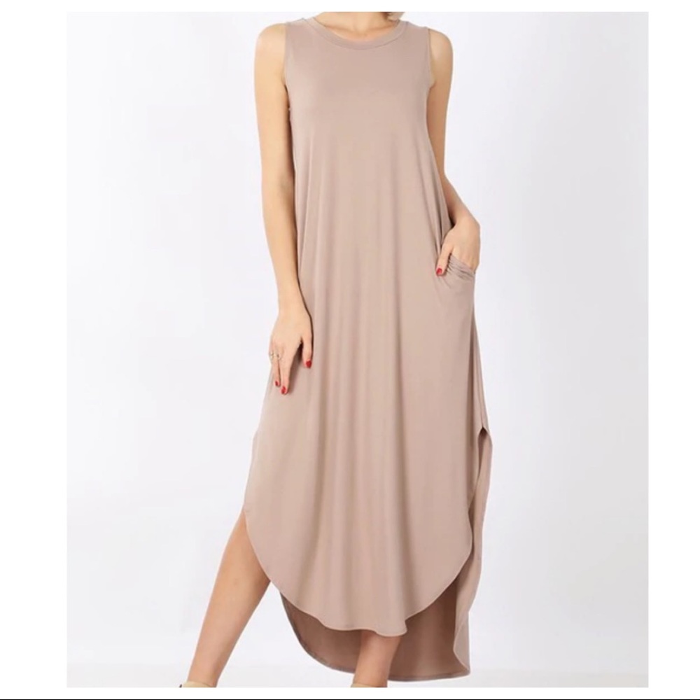 Jane Sleeveless Maxi Dress with pockets and side slits - Picture 3 of 4